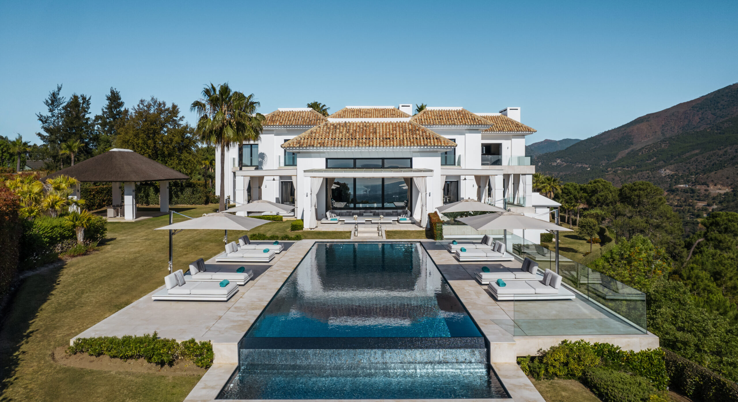 CASA VALENTINO